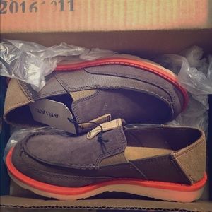 Boys casual shoes